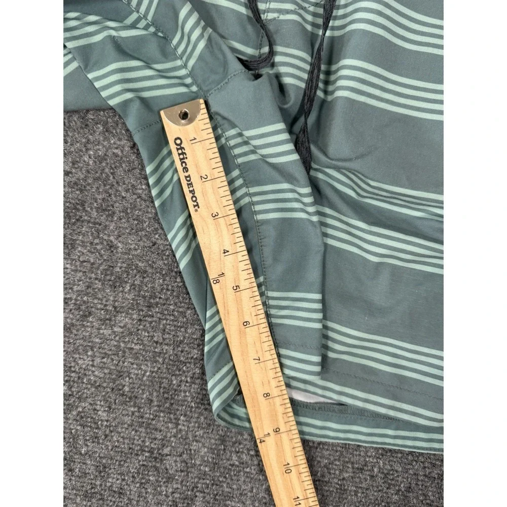 Roark Run Amok Shorts Mens Medium Green ‎ Unlined Pockets Lightweight 7.5